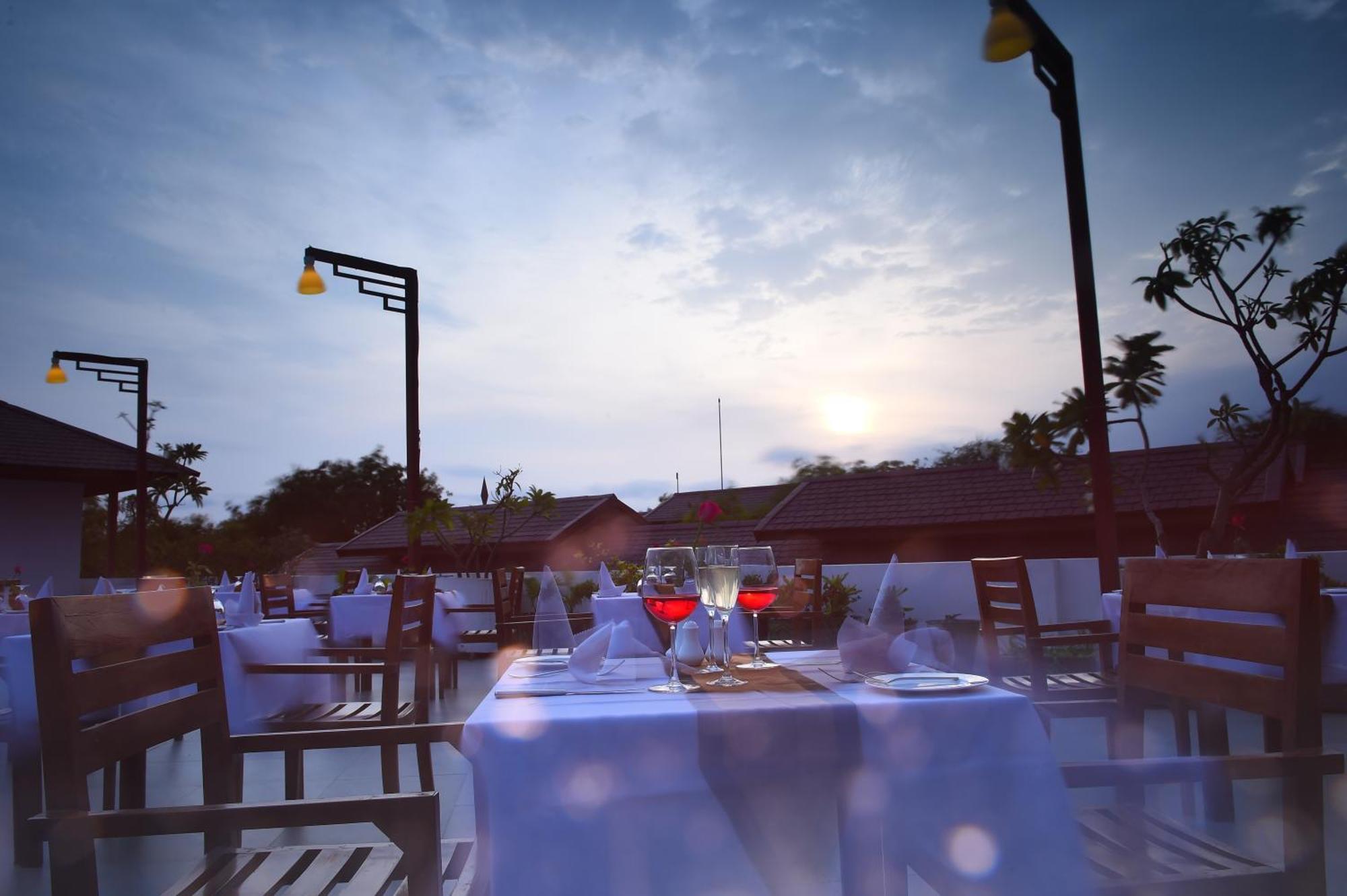 Zfreeti Hotel Nyaung-U Exterior photo
