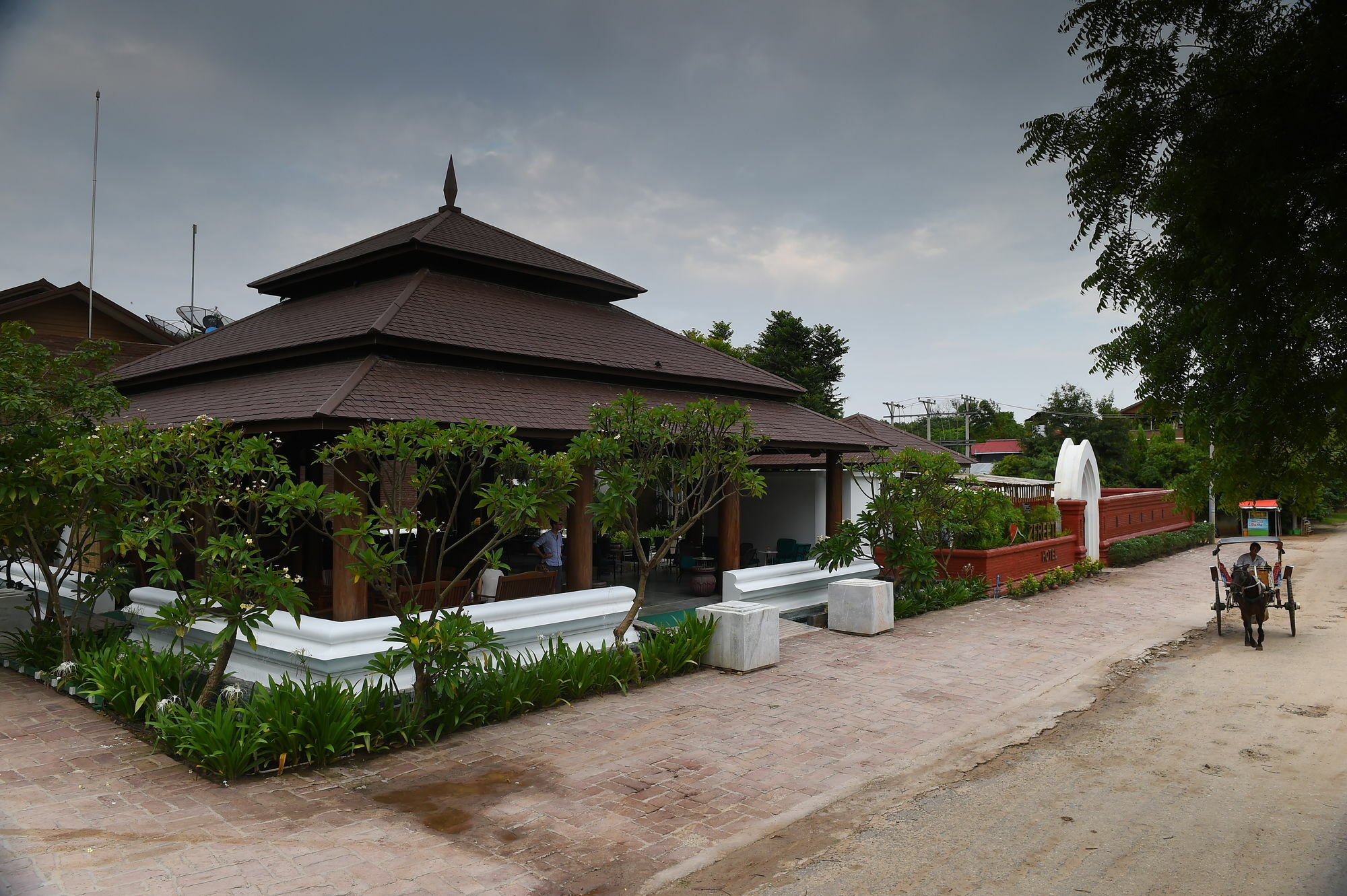Zfreeti Hotel Nyaung-U Exterior photo